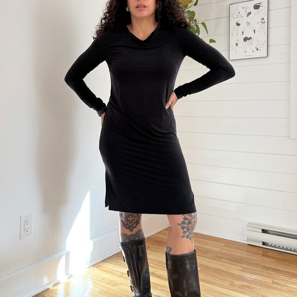 Babaton long sleeve cupro dress - Picture 1 of 5